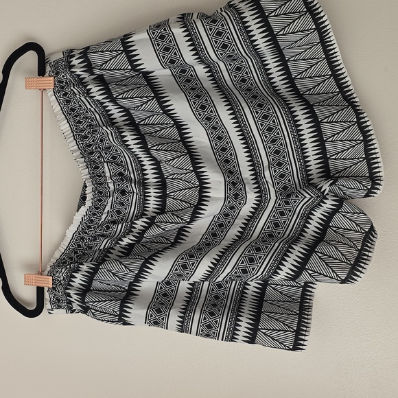Black and White Patterned Women's Shorts - Picture 4 of 4